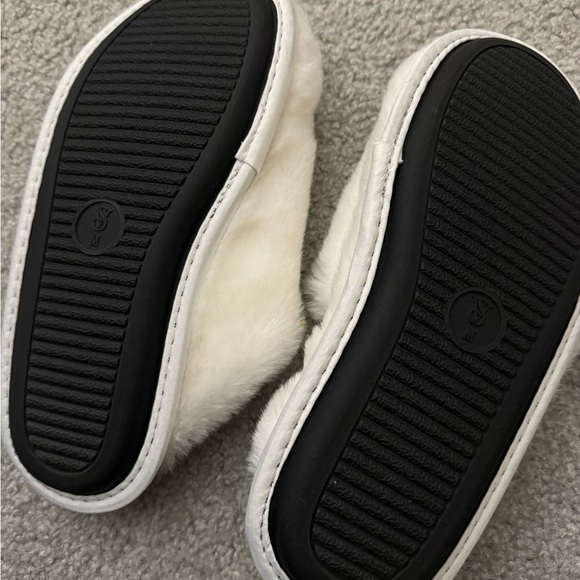 Victoria's Secret Cream Fuzzy Slippers - Picture 3 of 3